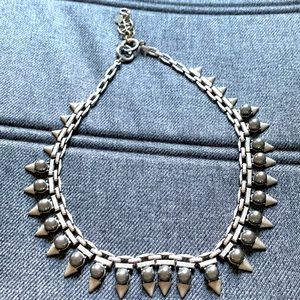 Grey pearl and silver spiked necklace